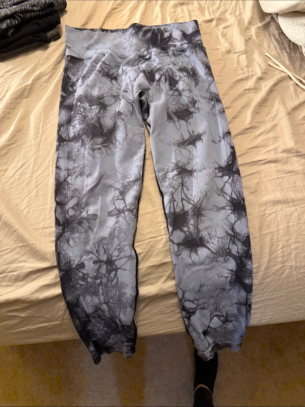 Amazon Women's Gray Black Tie-Dye Leggings